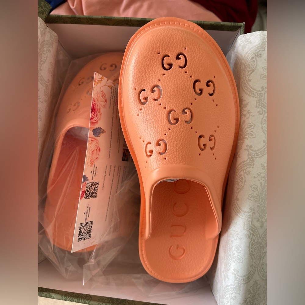 Gucci clogs